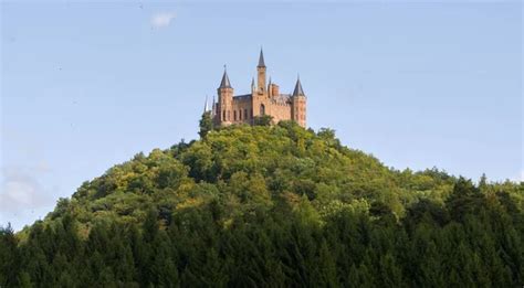 Vista aérea del famoso castillo de Hohenzollern sede ancestral del 2024