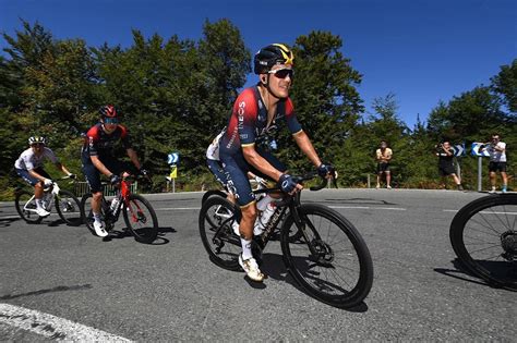 Richard Carapaz Asciende En La Vuelta Primoz Roglic Gana La Etapa 4 Y