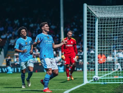 Manchester City Goleia O Fulham Dorme Líder E Coloca Pressão No