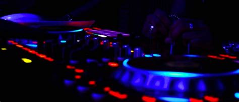 DJ Equipment - Sam Ash Spotlight