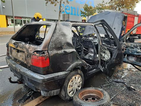 U Kragujevcu Se Zapalio Automobil U Pokretu Izgoreo U Potpunosti