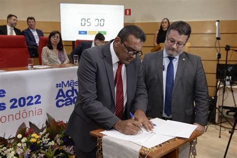 Em Ato P Blico Na Oab Ro Candidatos Ao Governo Do Estado Assinam Pacto