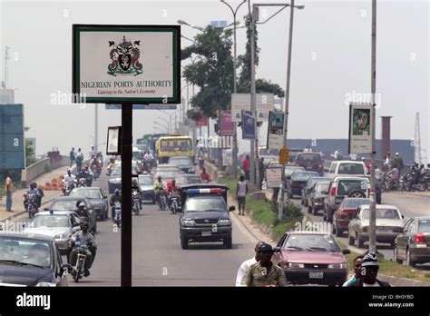 Busy Street Scene Lagos Nigeria Hi Res Stock Photography And Images Alamy