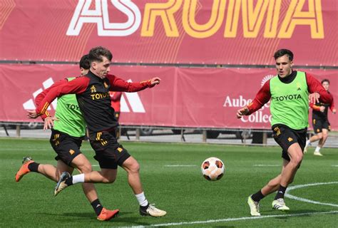 Roma La Ripresa Degli Allenamenti Dopo La Vittoria Col Monza Foto