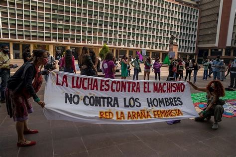 Mujeres Protestaron Para Rechazar La Violencia Machista En Venezuela