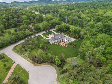 Predators captain Roman Josi buys $2.37M Forest Hills home, sells ...