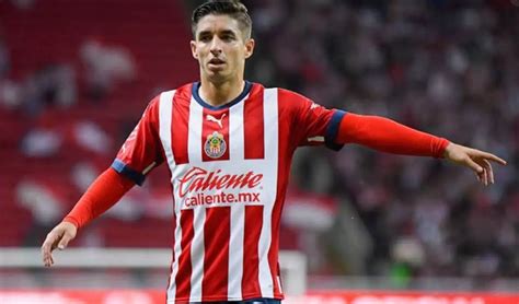 Isaac Brizuela Es Baja Para Chivas Y No Enfrentará A Juárez Antena 2