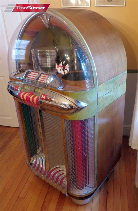 Vintage Wurlitzer 1100 Jukebox Circa 1948