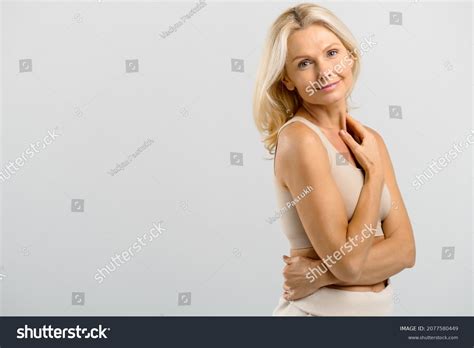 383 Older Naked Women Bilder Stockfotos Und Vektorgrafiken Shutterstock