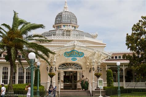 Crystal Palace Restaurant at Disney Character Central