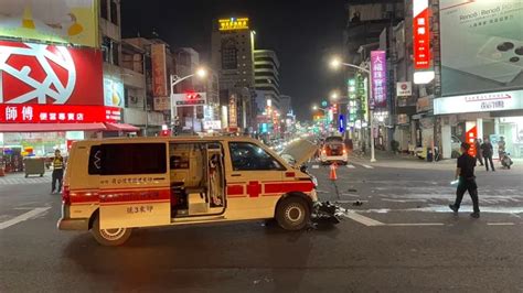 天有絕人之路！老翁過馬路挨撞重傷 救護車送醫又車禍沒逃過死劫 Yahoo奇摩汽車機車