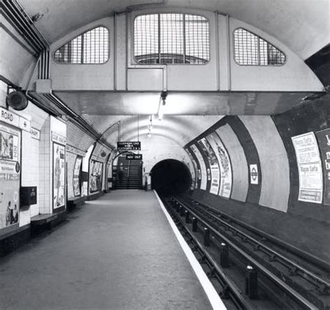 Bw Print Central Line Platform Tottenham Court Road Station Prior