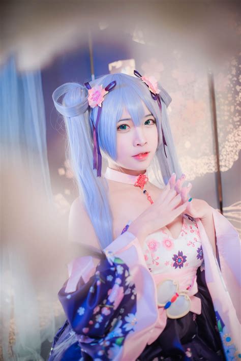 Cosplayer Erzuoxxxx Hatsune Miku Vol Axto Studio Cosplay Zone