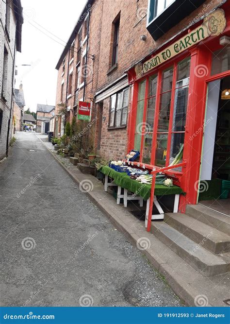 How to Reach Llanfyllin, Wales via Public Transportation 11