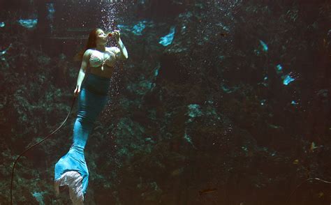 This Companys Hiring Real Life Mermaids To Hang Out Under The Sea