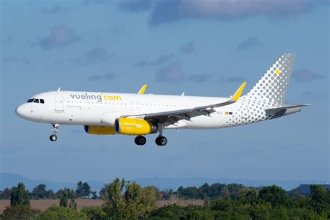 Ec Mog A Vueling Martin Bernict Flickr