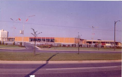 Oakridge Mall - November 1960 | Richmond vancouver, Vancouver bc canada ...