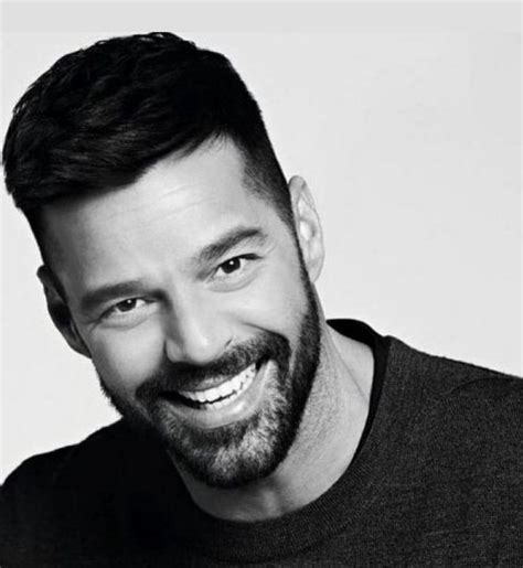 Pin By Val On Ricky Martin2 Ricky Martin Hollywood Stars Martin