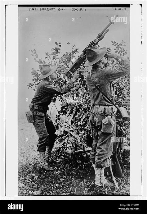 Anti Aircraft Gun 27288653325 Stock Photo Alamy
