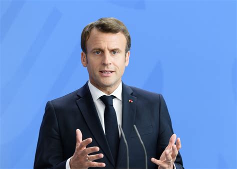 C Est La Fin De L Abondance Les Mots Forts D Emmanuel Macron En