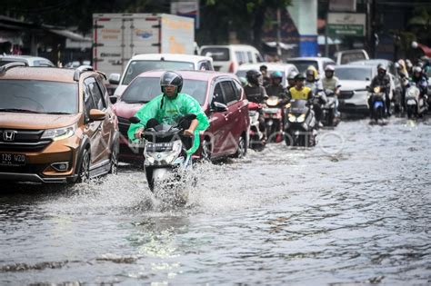 Dampak Sistem Drainase Buruk ANTARA Foto