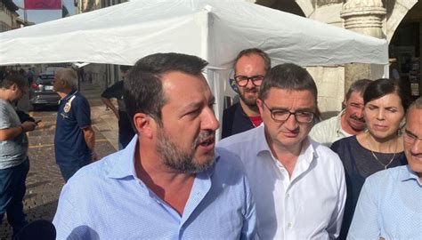 Matteo Salvini Fischiato Al Festival Dell Economia Di Trento Il Leader