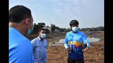 Wali Kota Jakarta Timur Tinjau Pelaksanaan Grebek Lumpur Di Waduk