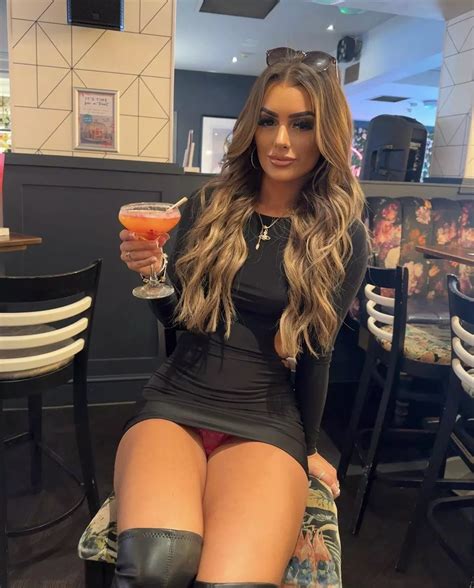 Perfect Pink Up Skirt Nudes ChavGirls NUDE PICS ORG