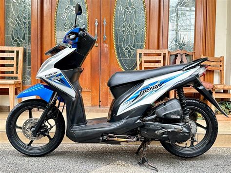 Honda Beat ESP FI 2016 Biru Putih Metalik Orisinil Like New Motor Di