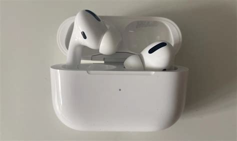 Как зарядить AirPods Pro или AirPods