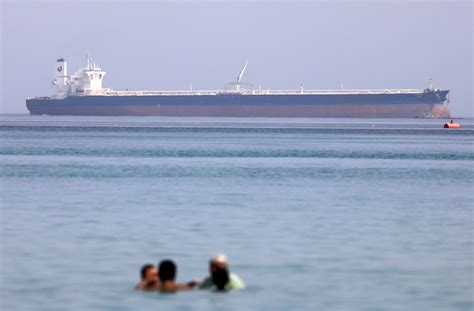 フーシ派、アデン湾でイスラエル貨物船を標的に 米軍艦も ロイター