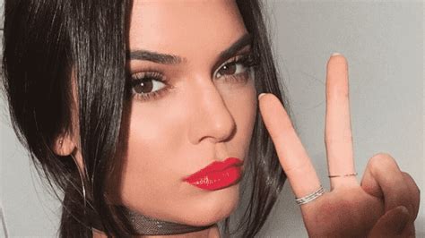 People Story Kendall Jenner Se Confie Sur La Religion Selena Gomez