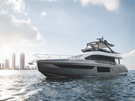 The New Azimut 68 Flybridge Collection A Yacht For The World Nautic