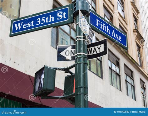 Street Sign of Fifth Avenue Stock Photo - Image of touristic, traffic: 181969848