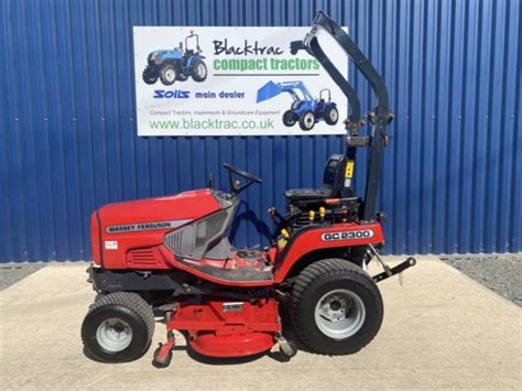 Massey Ferguson GC2300 Compact Tractor With Massey Ferguson 60 Mid