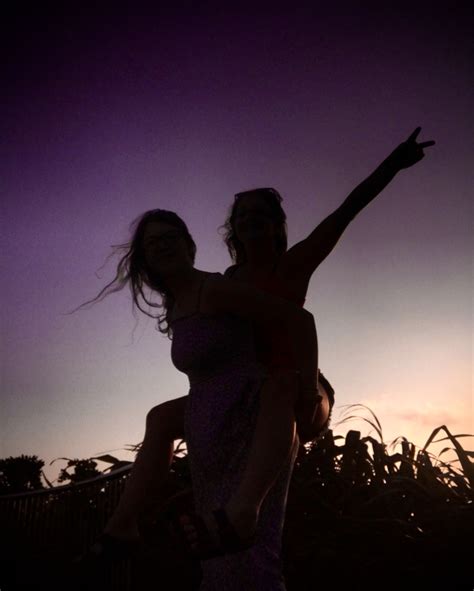 Bff Goals 💫🌄 Fun Beach Pictures Silhouette Pictures Best Friend