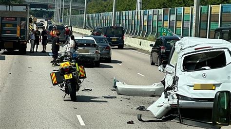 吐露港公路4車「串燒」 3人受傷送院