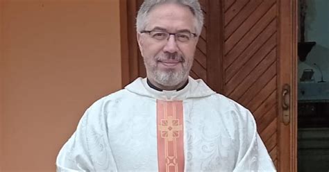 Asumi Un Nuevo Sacerdote En La Parroquia Nuestra Se Ora Del Carmen