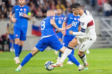 Golo de Bruno Fernandes disfarça exibição cinzenta de Portugal na