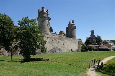 Vendée Le château d Apremont rouvre en avril et recrute des saisonniers