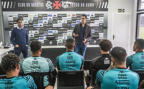 Paulo Bracks se apresenta ao elenco do Vasco O acesso é obsessão