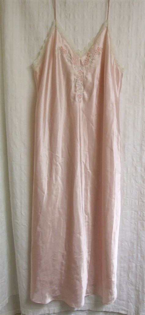 Pink New Vintage Embroidered Flowers Nightgown Xl Sleepwear And Robes