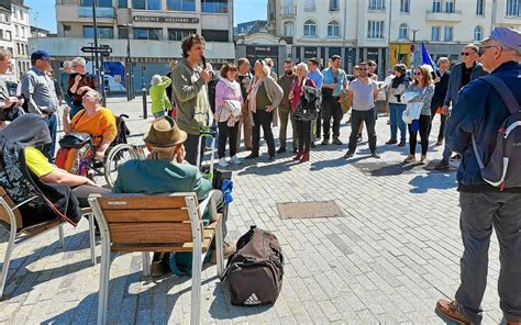 80 personnes manifestent à Saint Brieuc contre Emmanuel Macron Le