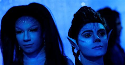 'Avatar' sequel earns film critics' praise for visual spectacle | Reuters