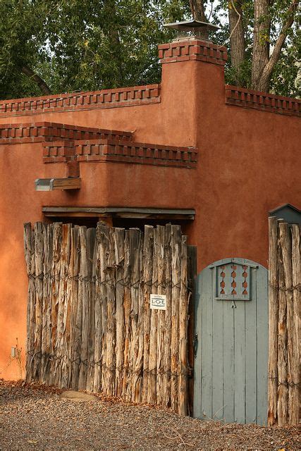 Coyote Fence New Mexico Homes Adobe House Modern Fence