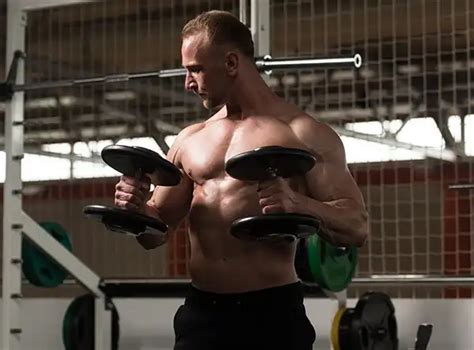 5 Short Head Bicep Exercises To Skyrocket Your Arm Growth