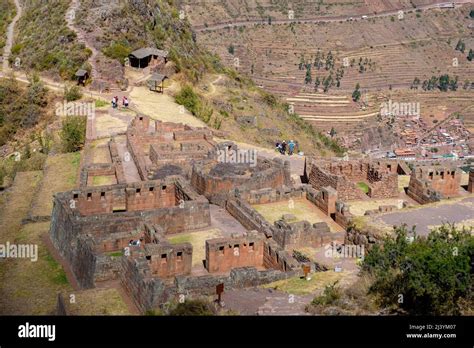 Intihuatana Ritual Stone Hi Res Stock Photography And Images Alamy