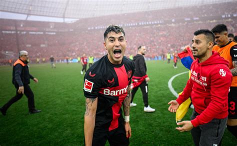 Bayer Leverkusen con Exequiel Palacios campeón por primera vez en la