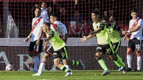 Barracas sorprendió y le ganó 2 1 al puntero River El Diario del