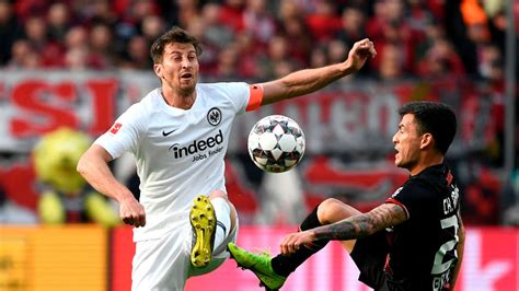 Eintracht Frankfurt Gegen Chelsea Mit Wackligen Knien Zu Chelsea